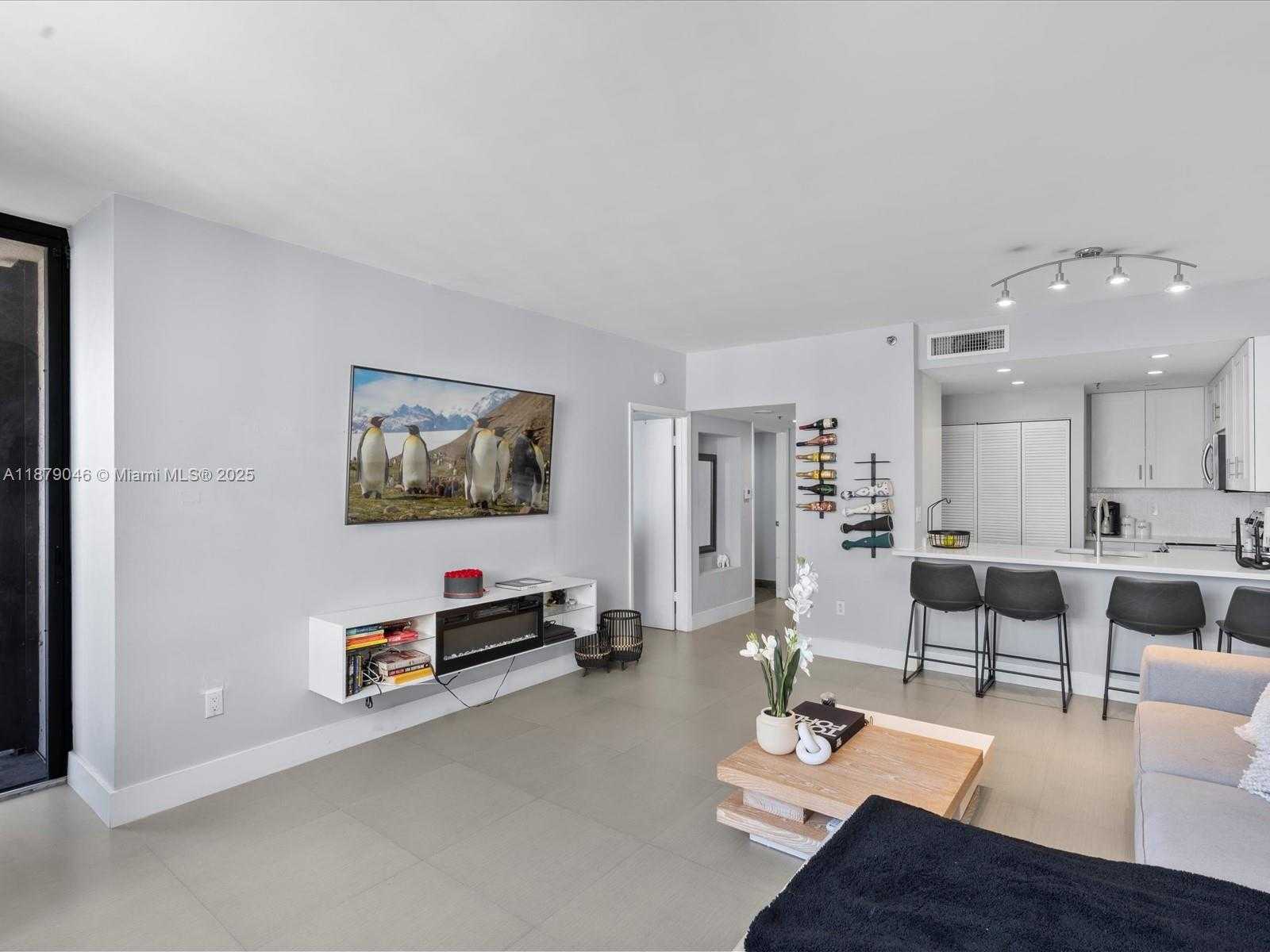Small Image of 540 BRICKELL KEY DR #1702, Miami Number 6