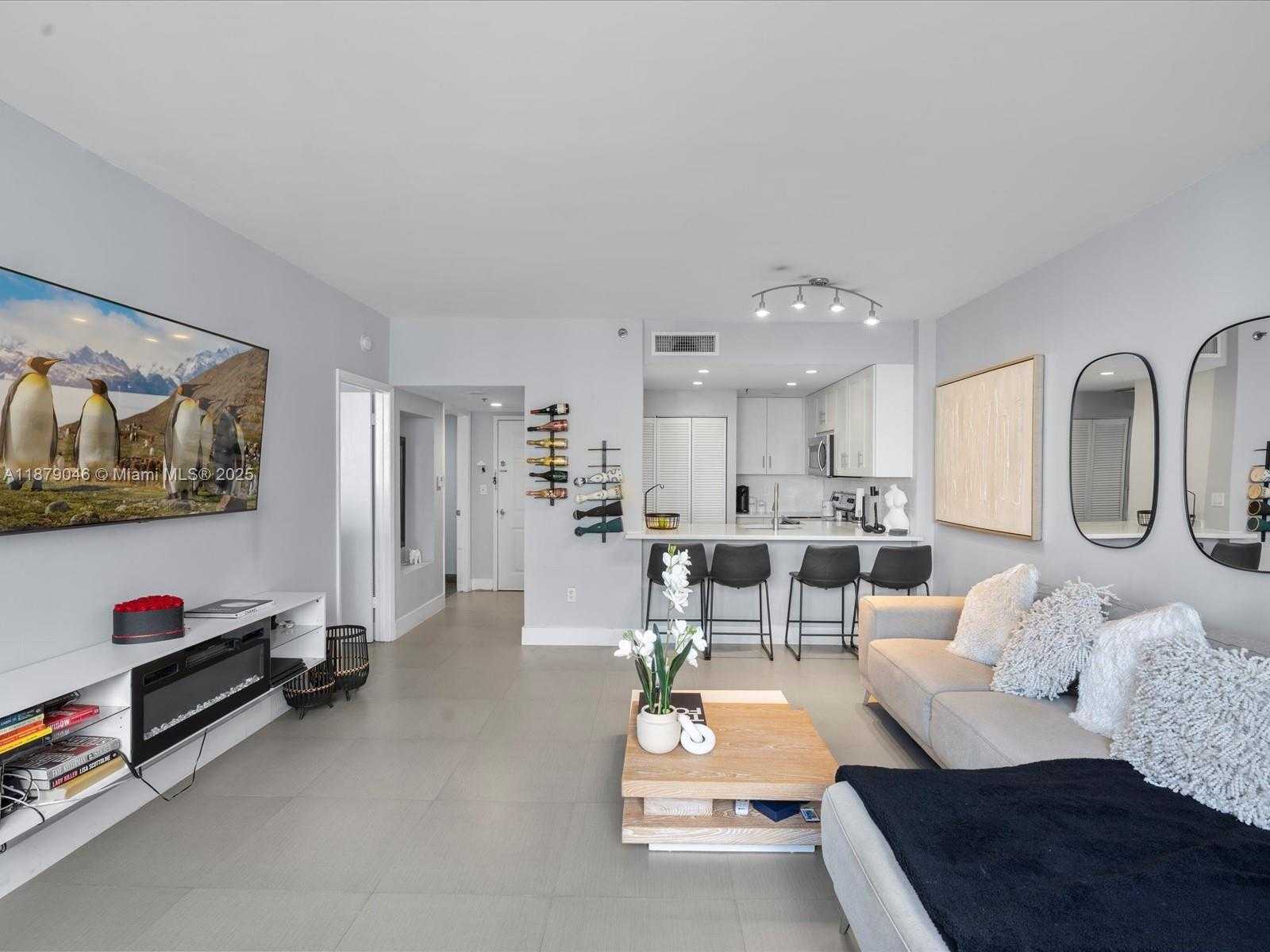 Small Image of 540 BRICKELL KEY DR #1702, Miami Number 7