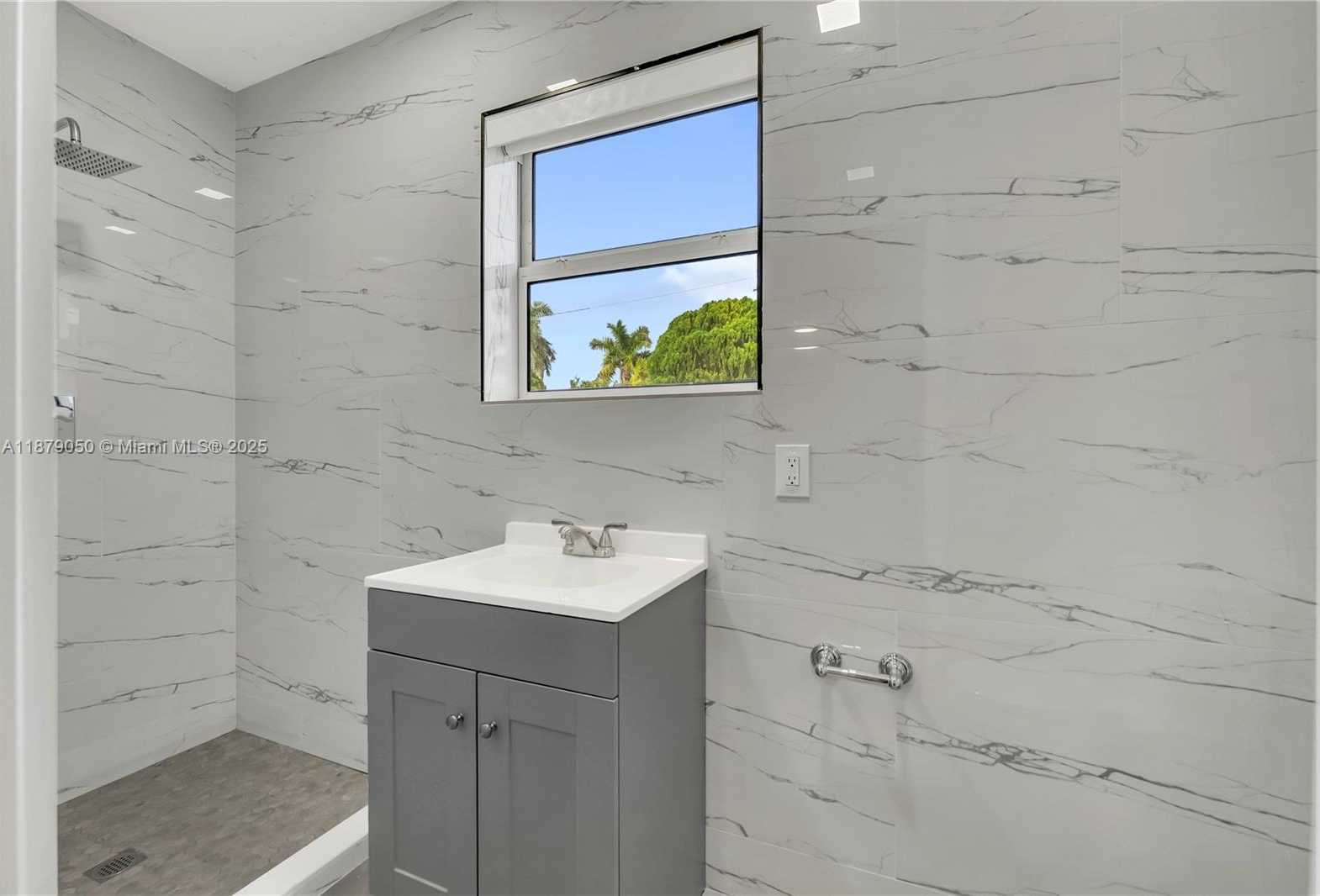 Small Image of 13415 NORTH WEST 22ND AVE, Miami Number 14