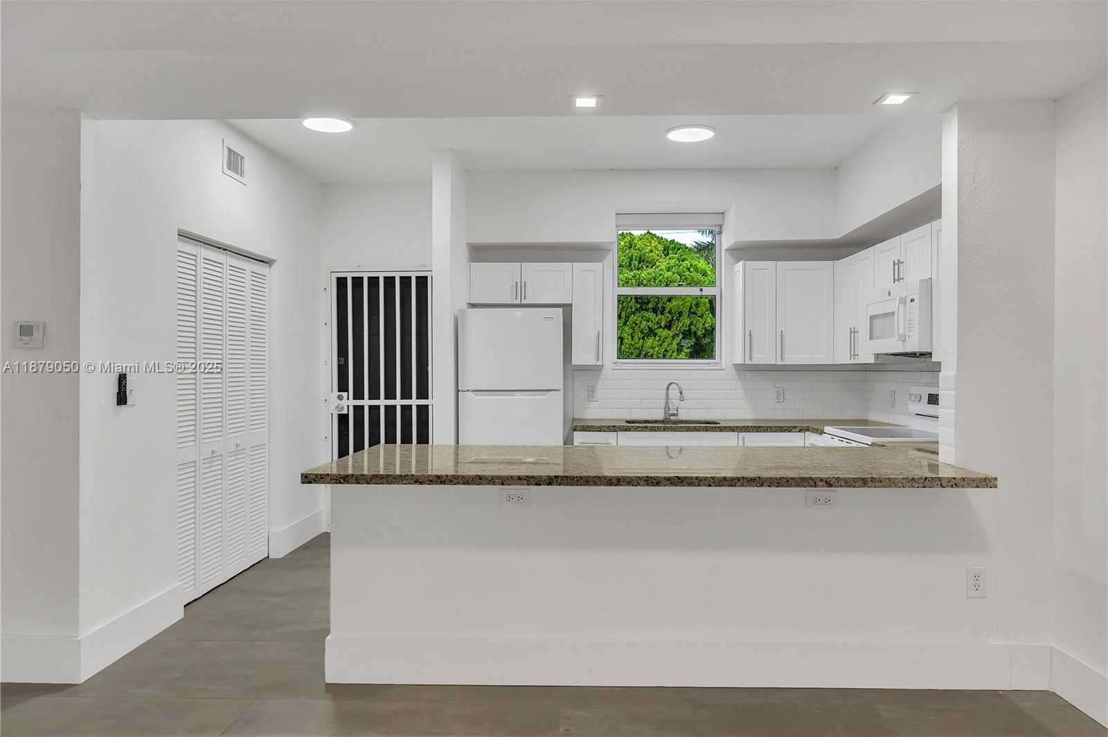 Small Image of 13415 NORTH WEST 22ND AVE, Miami Number 7