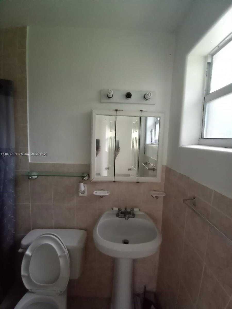Small Image of 6871 SOUTH WEST 18TH CT, North Lauderdale Number 12