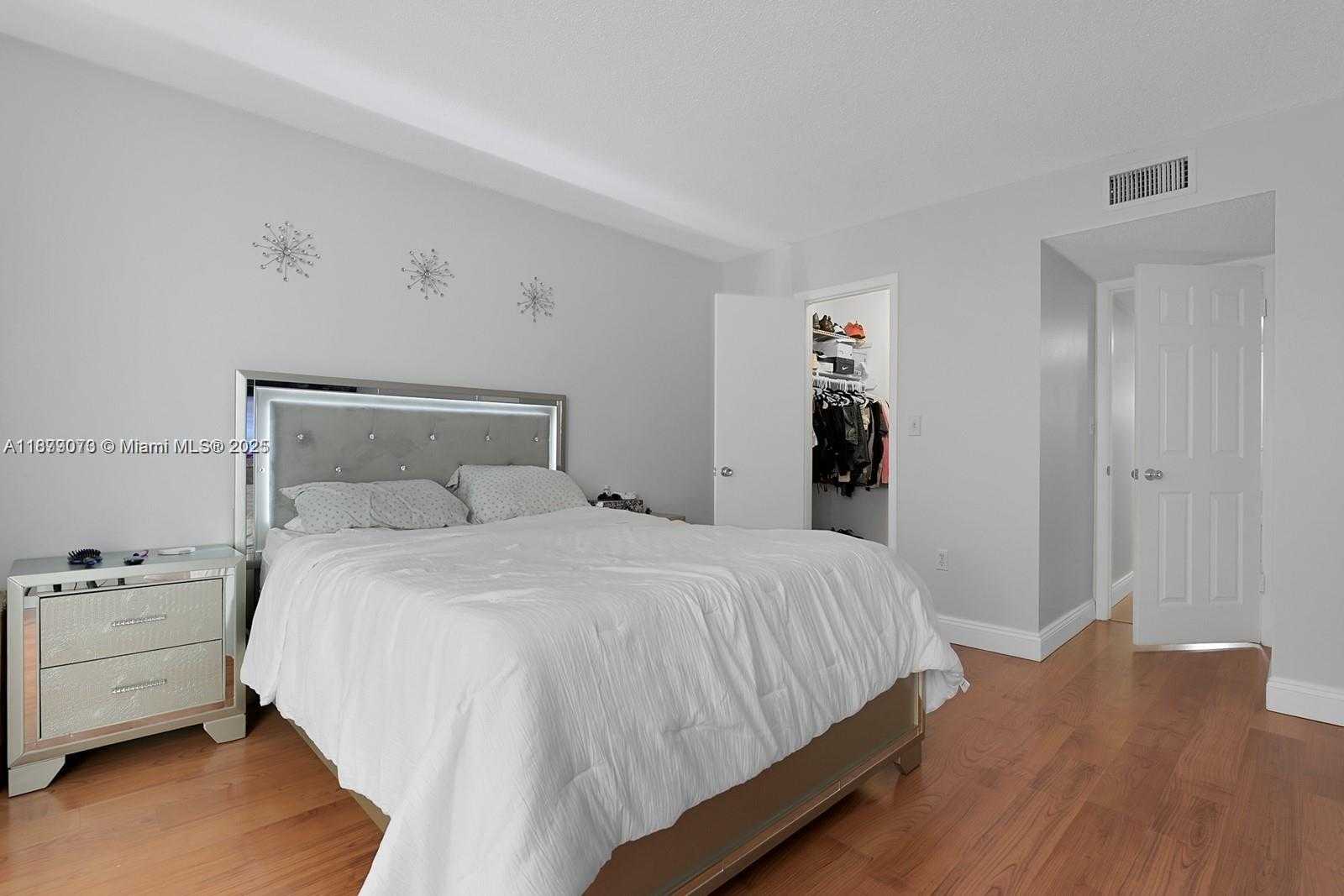 Small Image of 1555 WEST 44TH PL #322, Hialeah Number 10