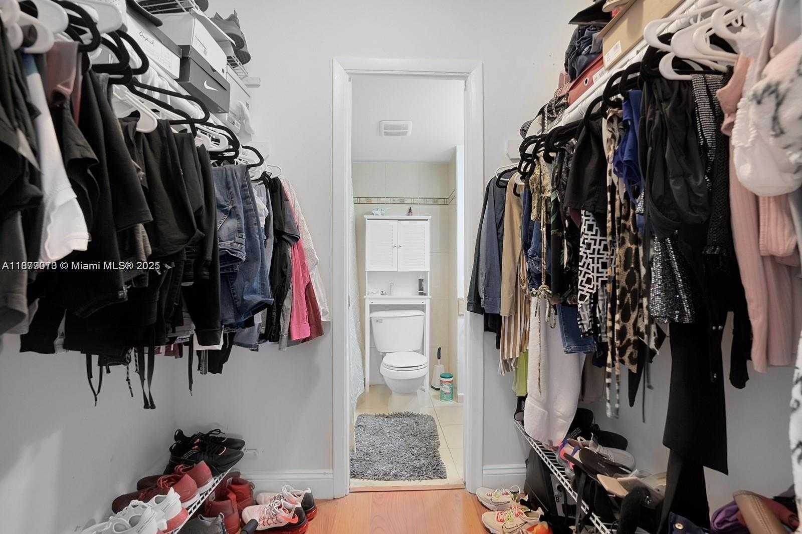 Small Image of 1555 WEST 44TH PL #322, Hialeah Number 12
