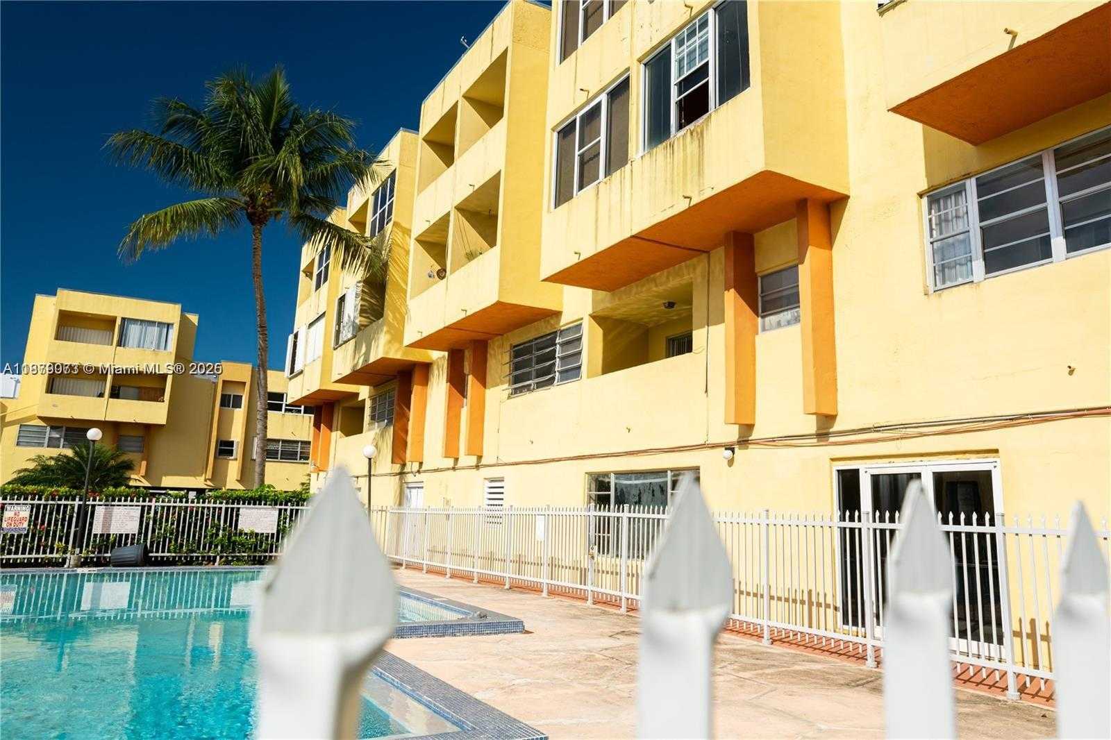 Small Image of 1555 WEST 44TH PL #322, Hialeah Number 17