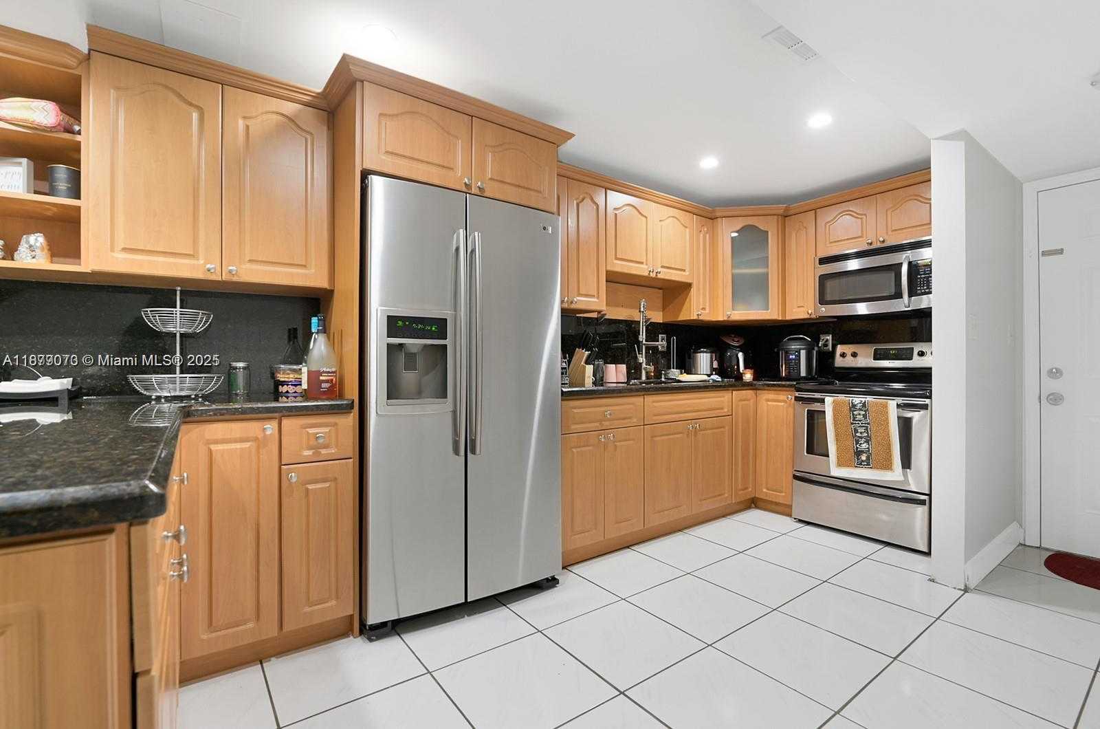Small Image of 1555 WEST 44TH PL #322, Hialeah Number 2