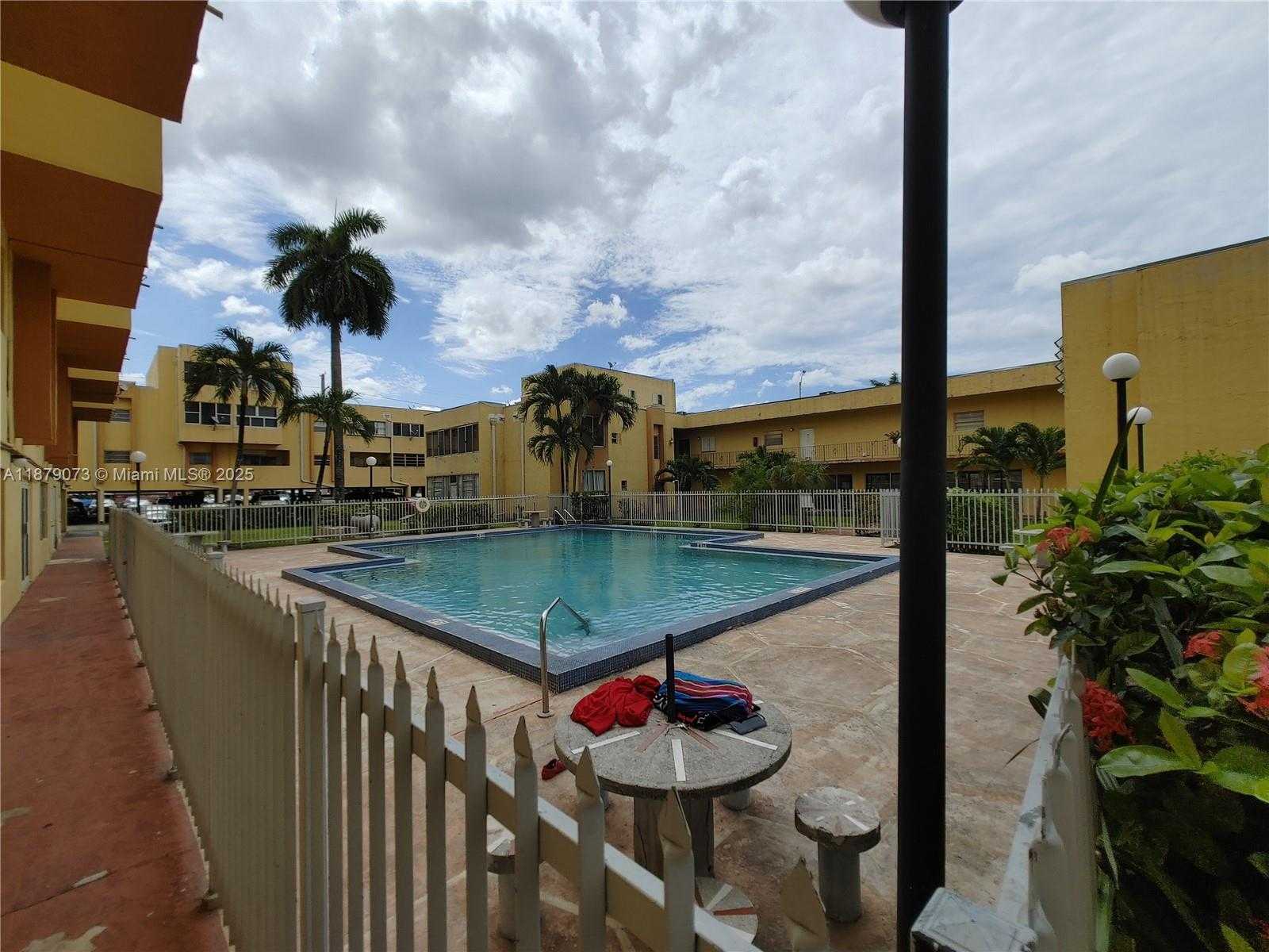 Small Image of 1555 WEST 44TH PL #322, Hialeah Number 20