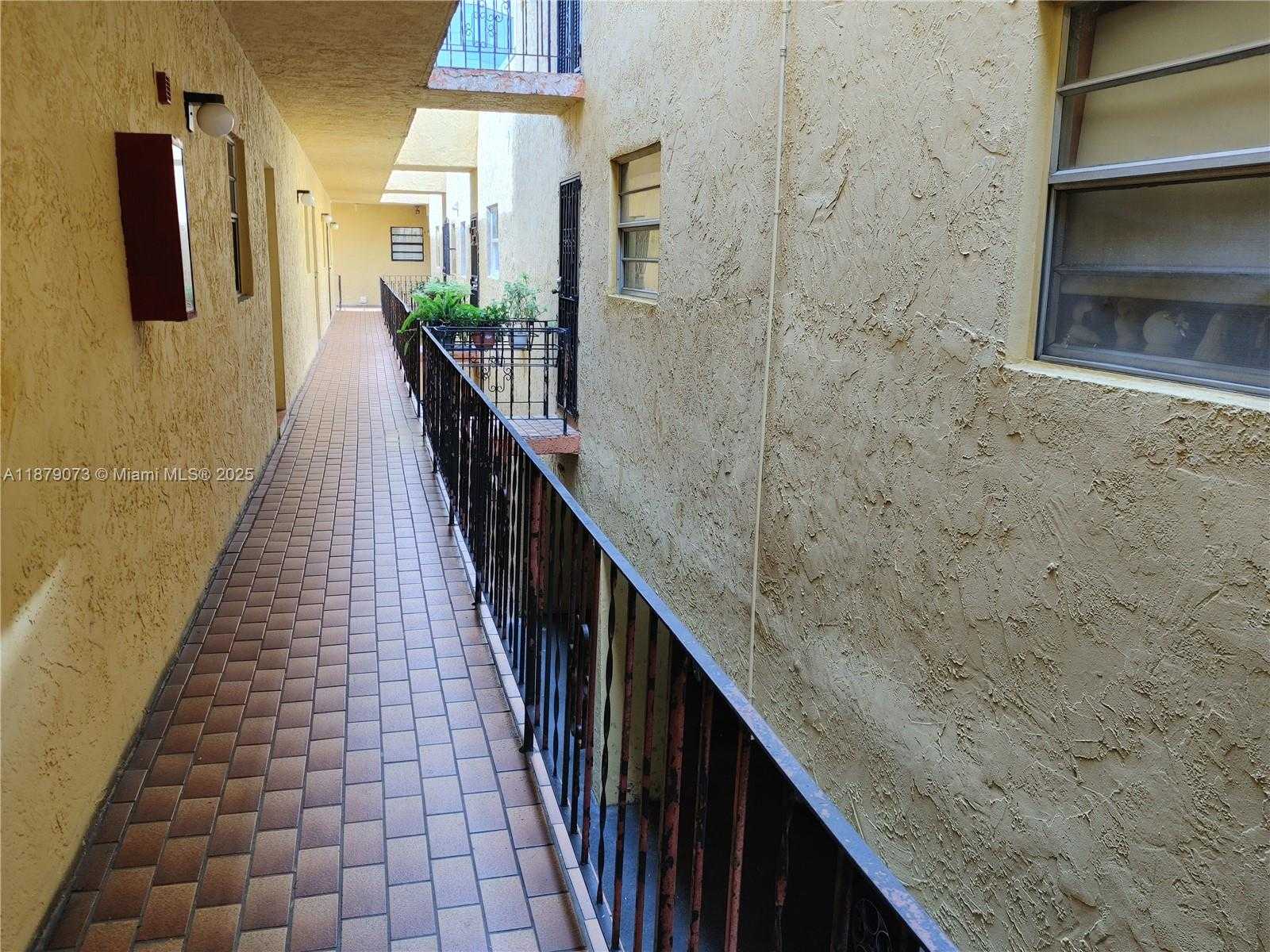 Small Image of 1555 WEST 44TH PL #322, Hialeah Number 26