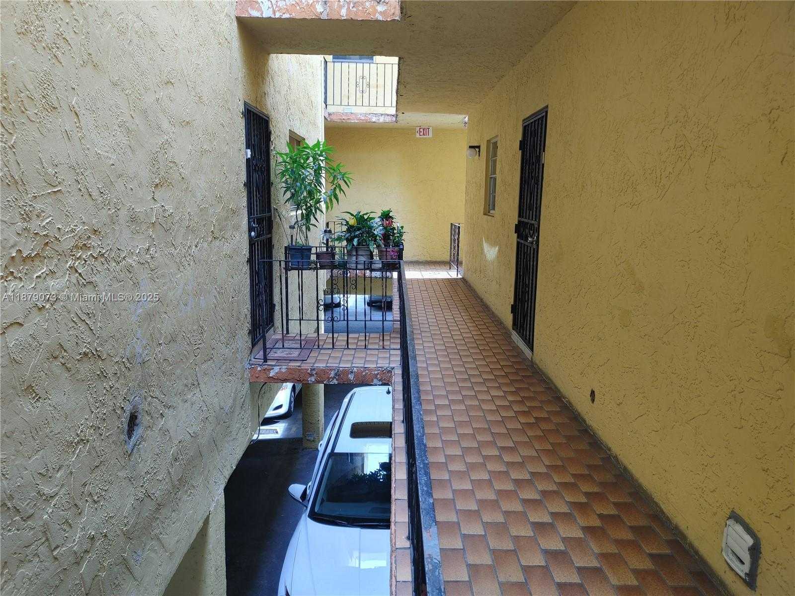 Small Image of 1555 WEST 44TH PL #322, Hialeah Number 27