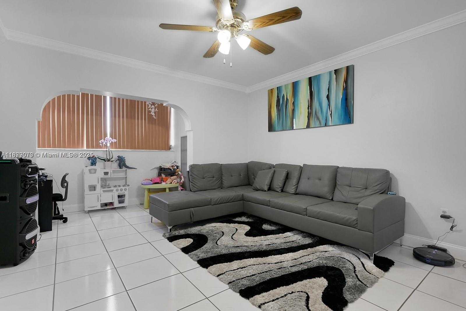 Small Image of 1555 WEST 44TH PL #322, Hialeah Number 6
