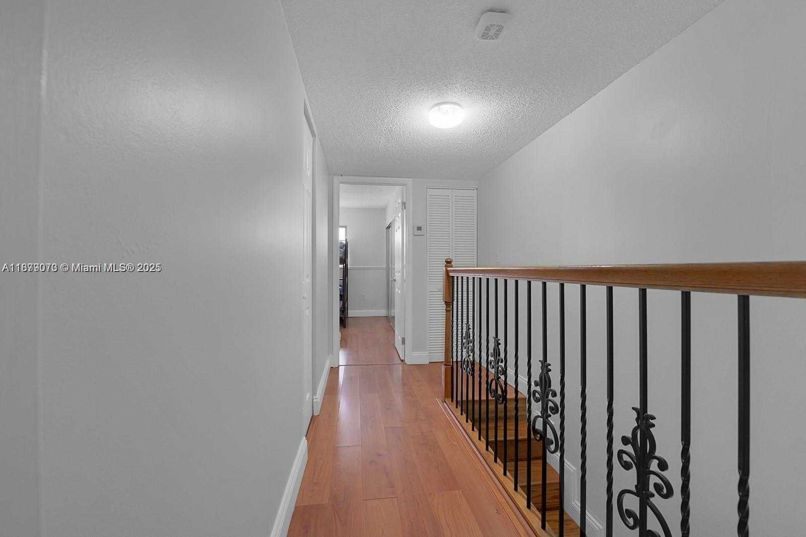 Small Image of 1555 WEST 44TH PL #322, Hialeah Number 7