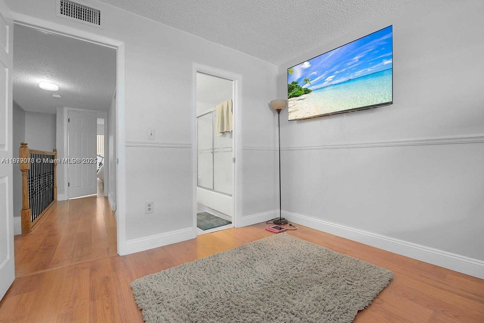 Small Image of 1555 WEST 44TH PL #322, Hialeah Number 8