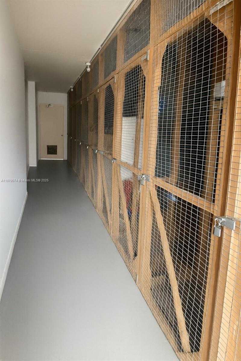 Small Image of 400 KINGS POINT DR #224, Sunny Isles Beach Number 18