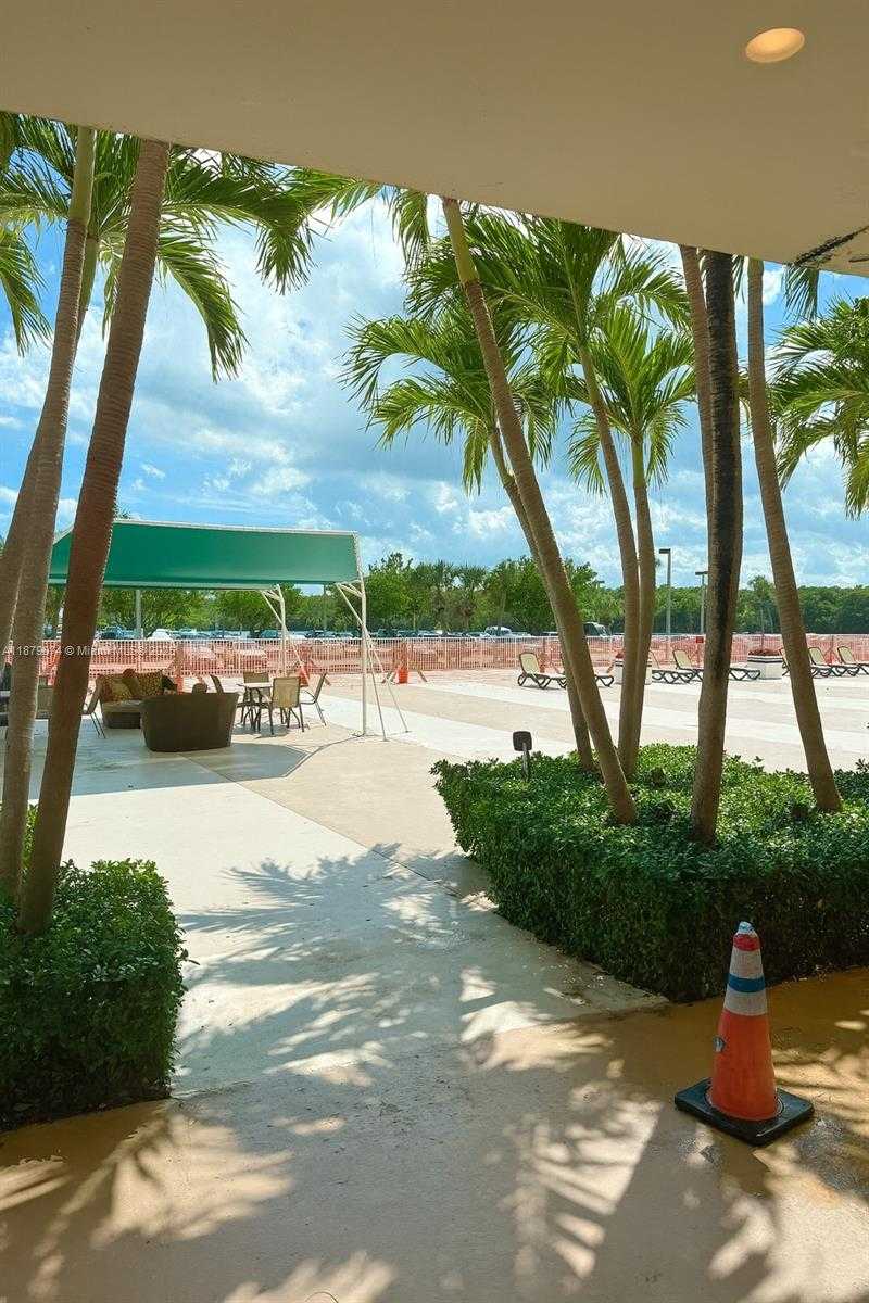 Small Image of 400 KINGS POINT DR #224, Sunny Isles Beach Number 19