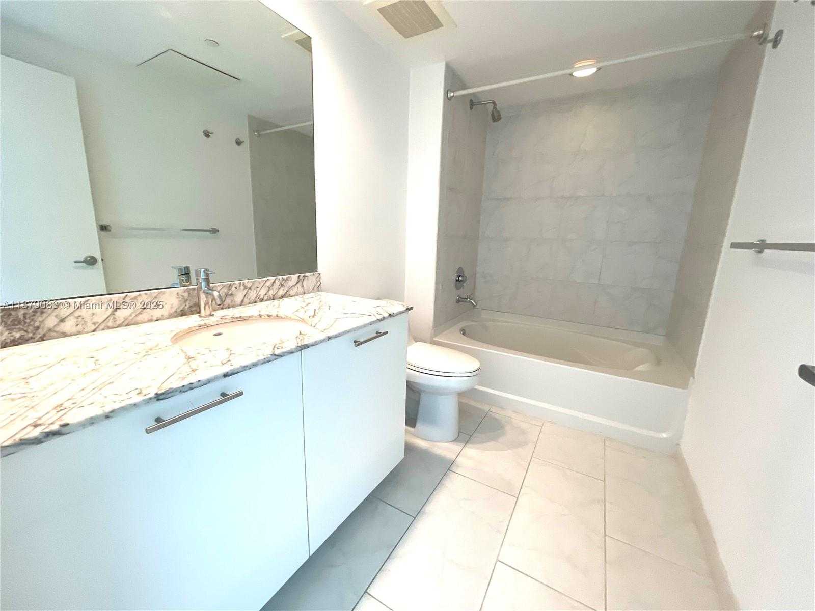 Small Image of 950 BRICKELL BAY DR #3902, Miami Number 11