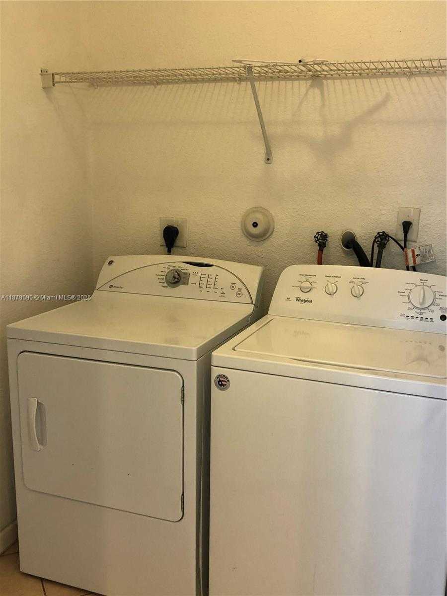Small Image of 693 LIVE OAK LN, Weston Number 10