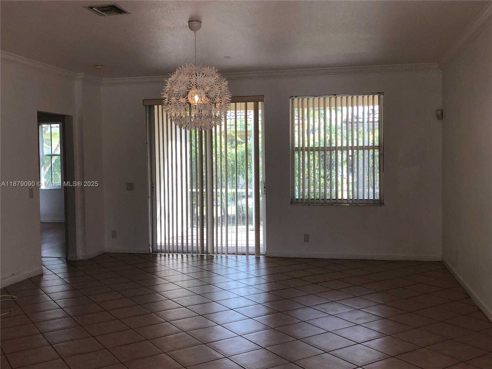 Small Image of 693 LIVE OAK LN, Weston Number 11