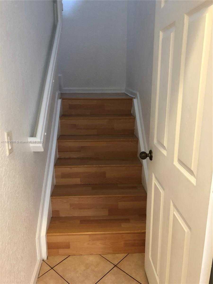 Small Image of 693 LIVE OAK LN, Weston Number 17