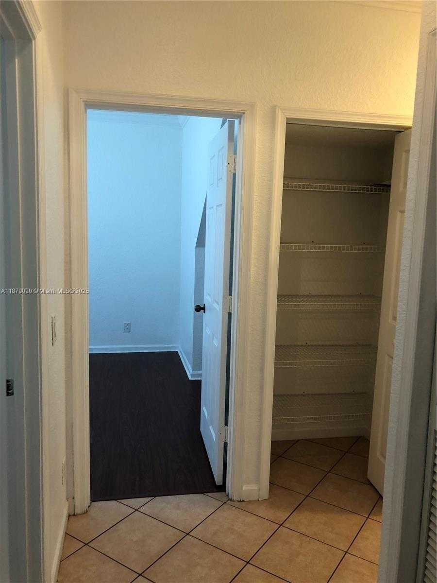 Small Image of 693 LIVE OAK LN, Weston Number 18
