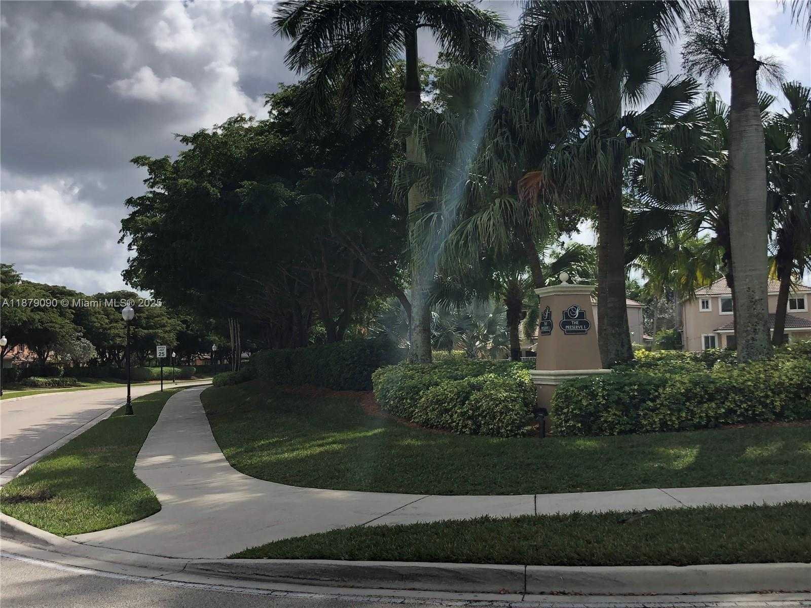 Small Image of 693 LIVE OAK LN, Weston Number 19