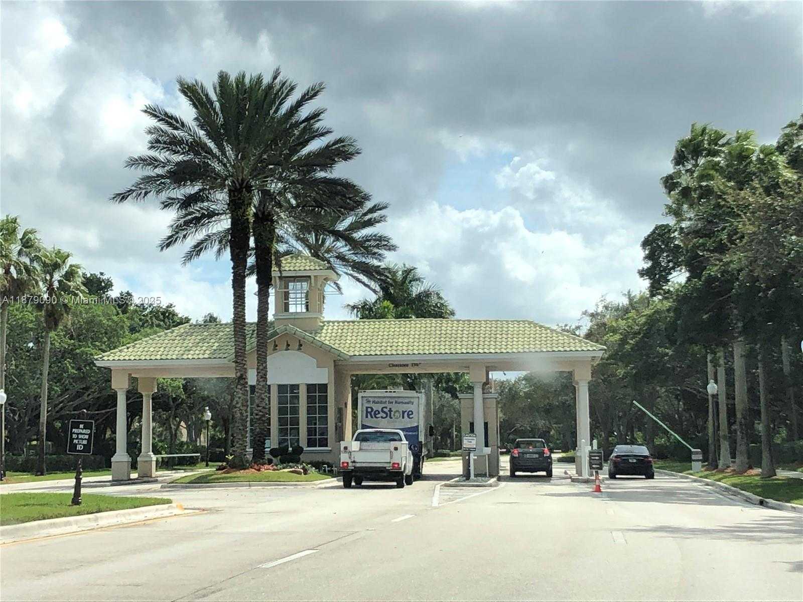 Small Image of 693 LIVE OAK LN, Weston Number 20