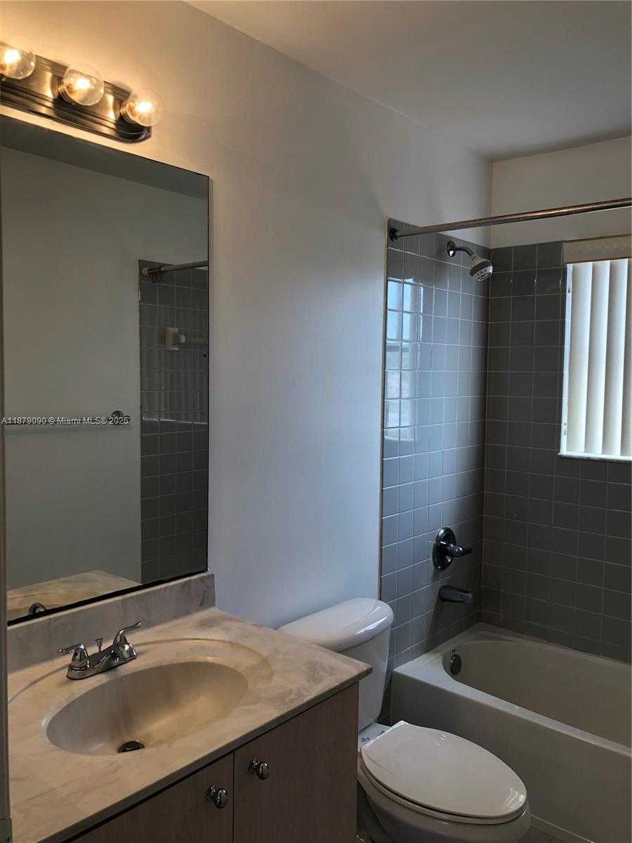 Small Image of 693 LIVE OAK LN, Weston Number 22