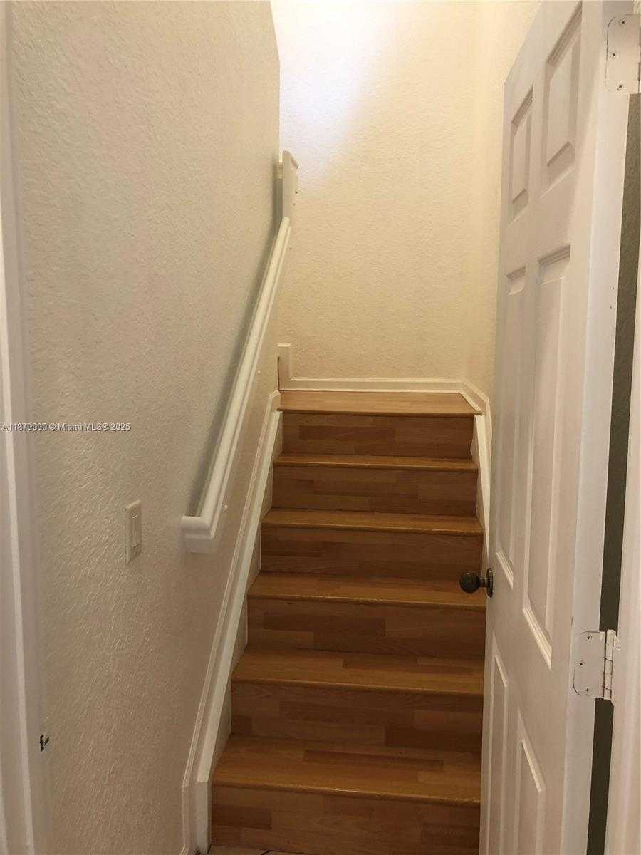 Small Image of 693 LIVE OAK LN, Weston Number 25