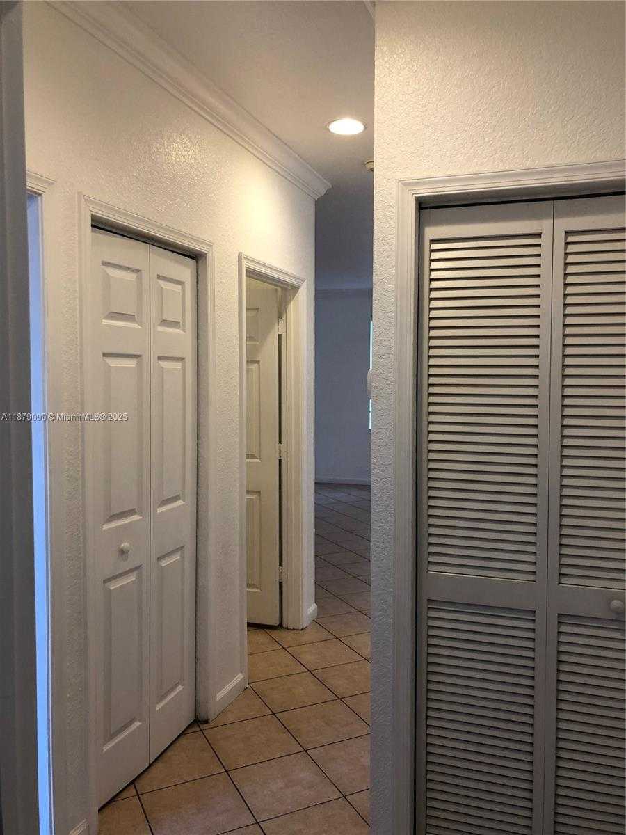 Small Image of 693 LIVE OAK LN, Weston Number 31