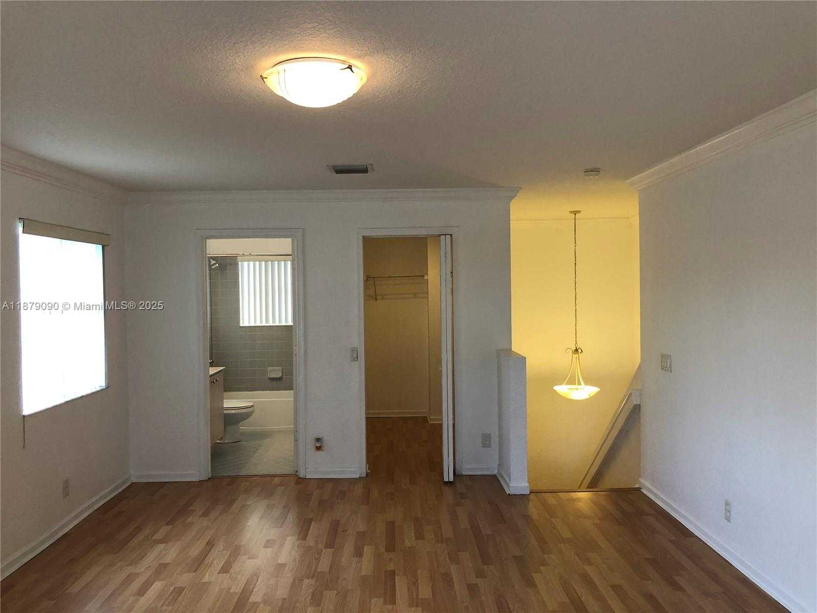 Small Image of 693 LIVE OAK LN, Weston Number 32