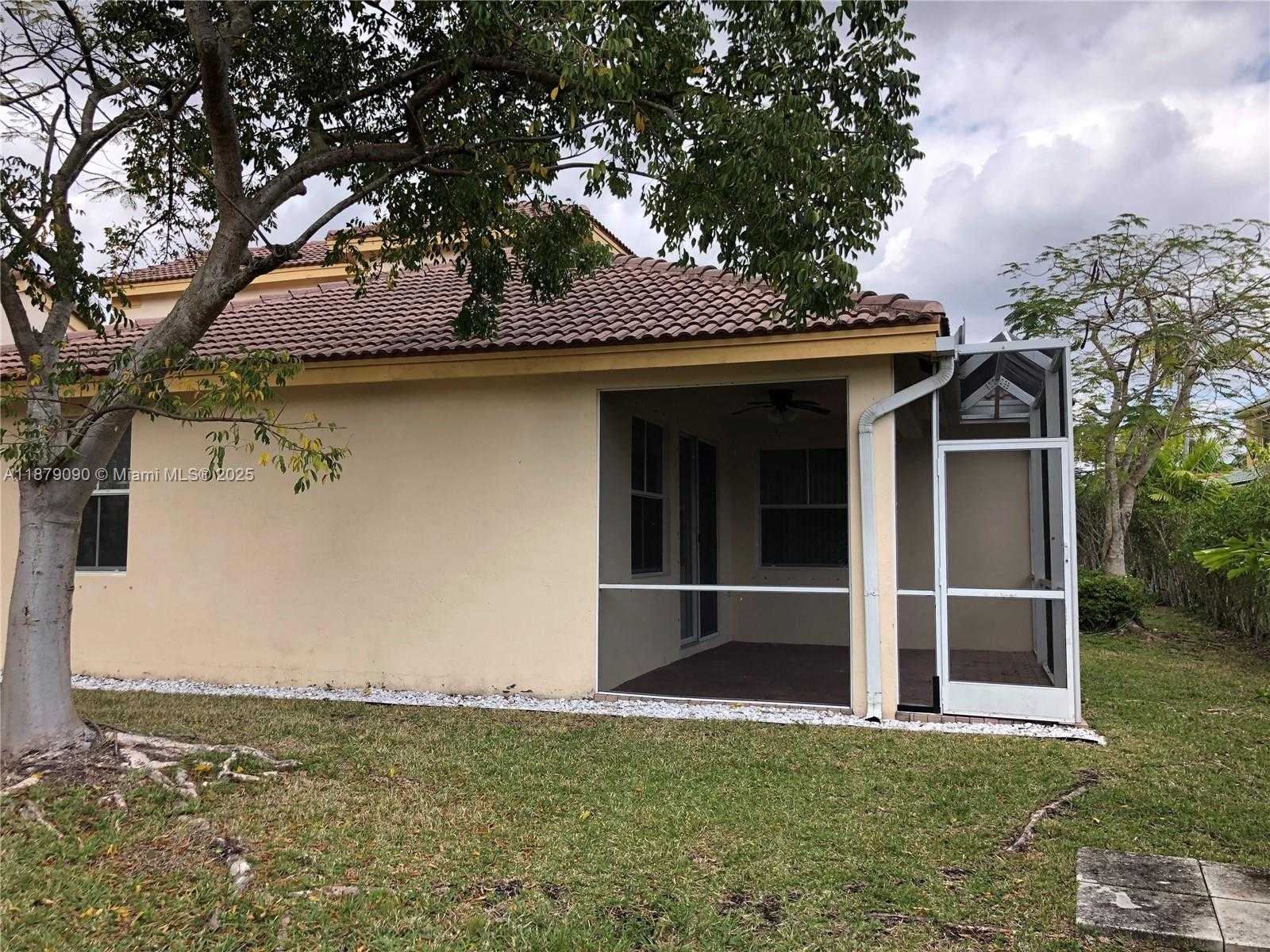 Small Image of 693 LIVE OAK LN, Weston Number 36