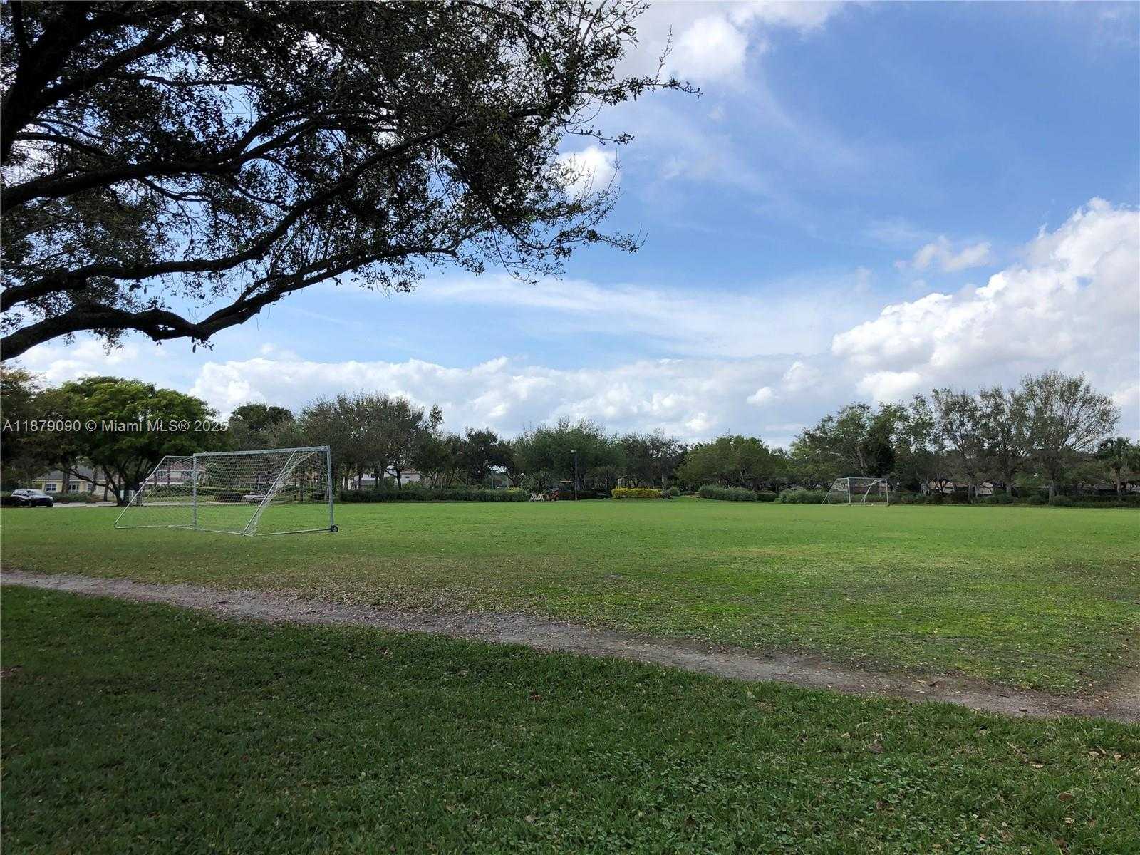 Small Image of 693 LIVE OAK LN, Weston Number 45