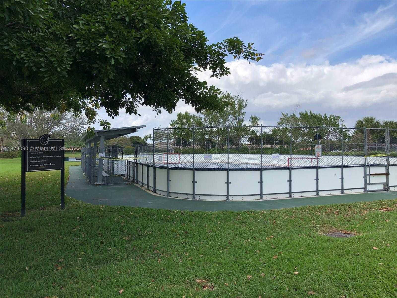 Small Image of 693 LIVE OAK LN, Weston Number 46