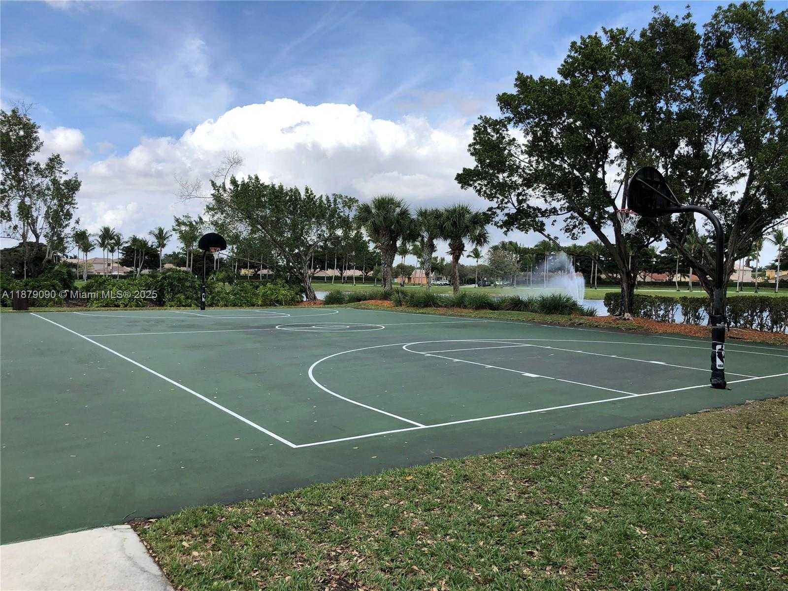 Small Image of 693 LIVE OAK LN, Weston Number 47