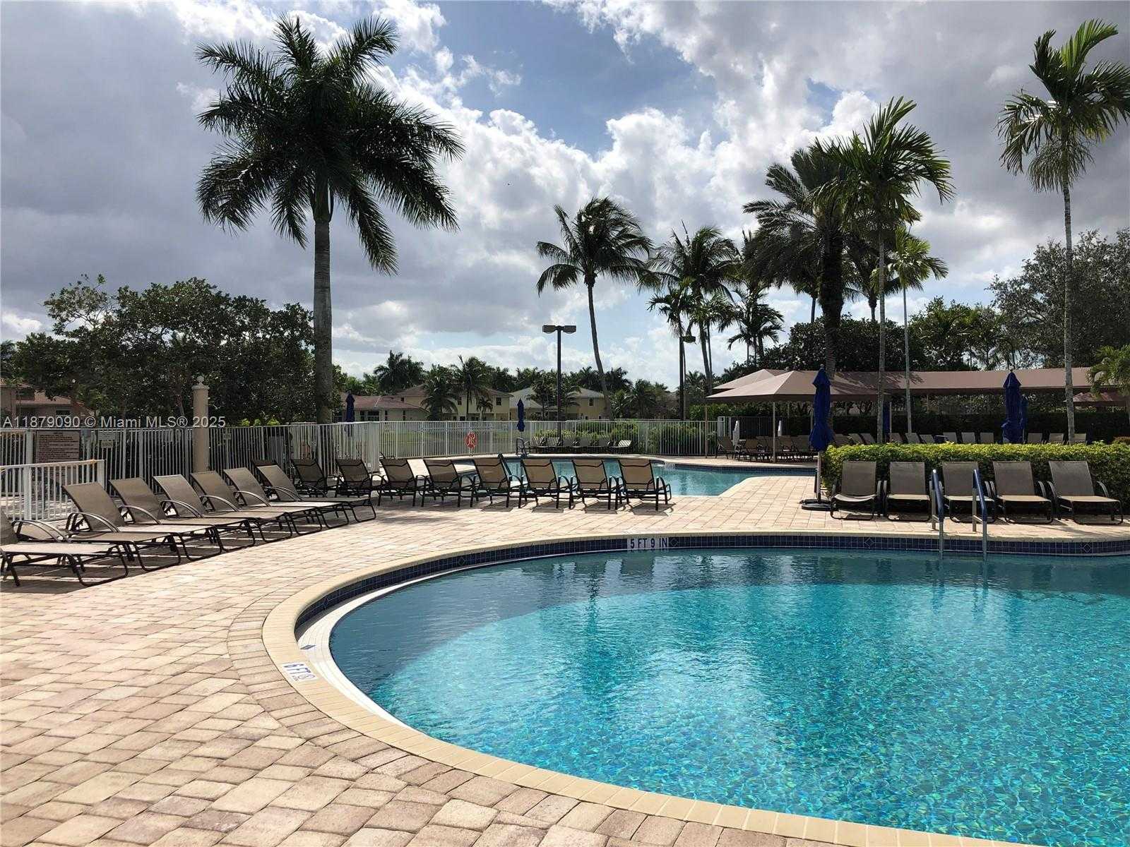 Small Image of 693 LIVE OAK LN, Weston Number 50