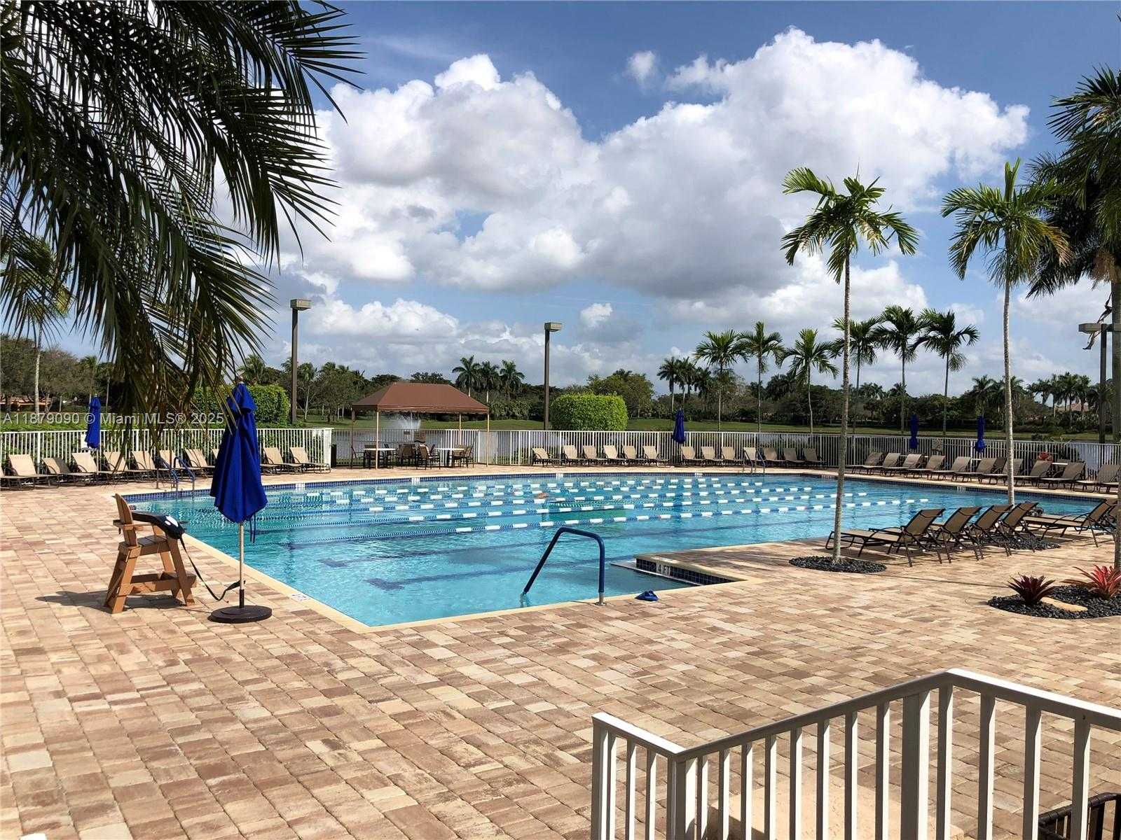 Small Image of 693 LIVE OAK LN, Weston Number 54