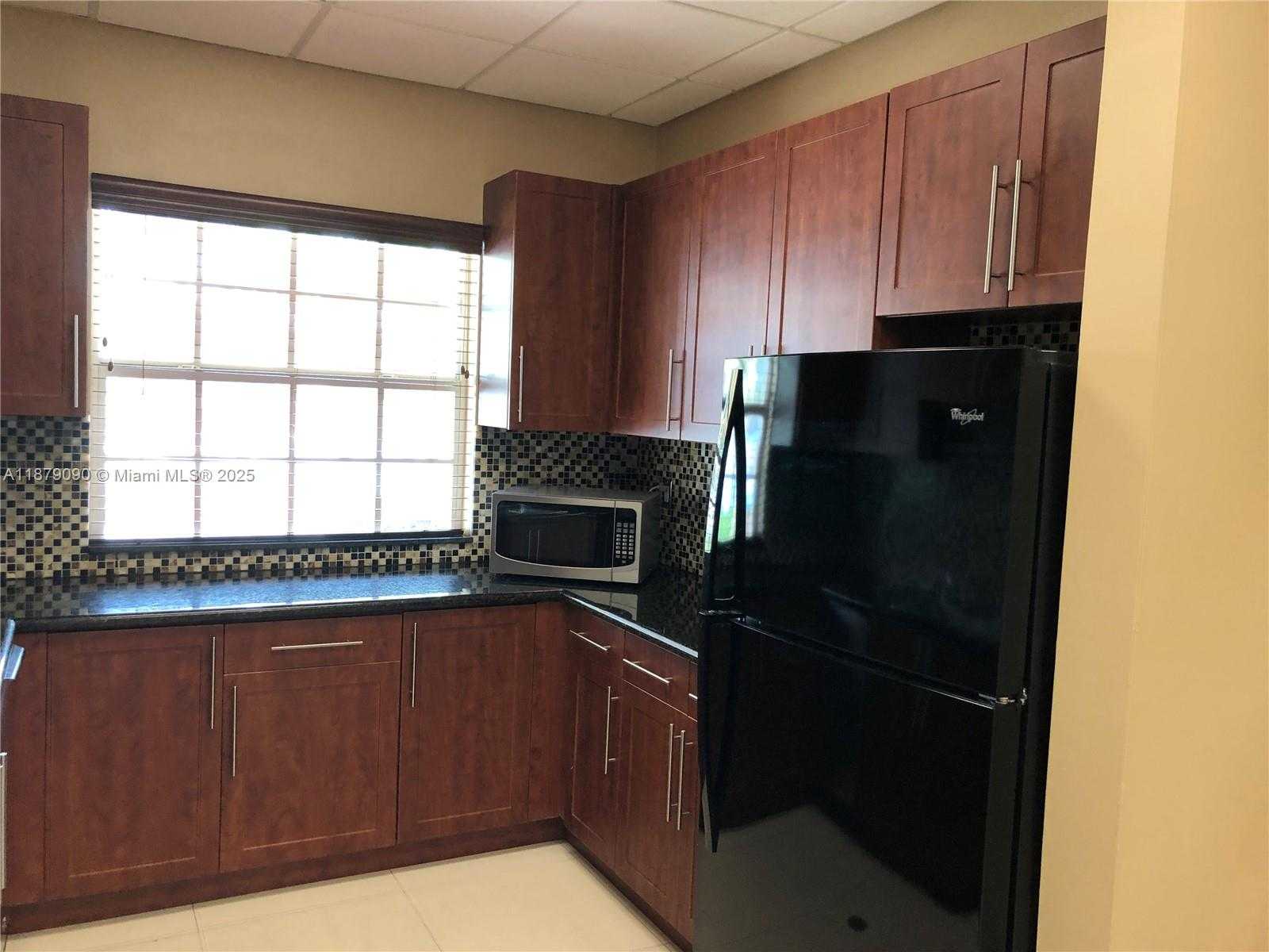 Small Image of 693 LIVE OAK LN, Weston Number 55