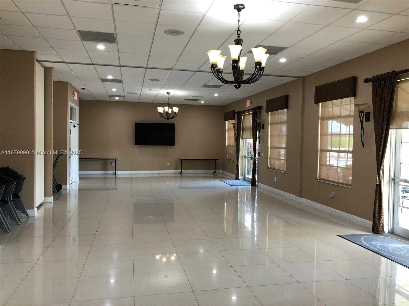 Small Image of 693 LIVE OAK LN, Weston Number 56