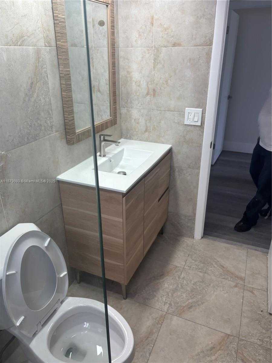 Small Image of 9435 SOUTH WEST 144TH CT, Miami Number 16