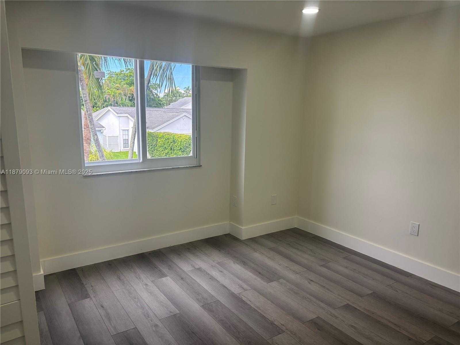 Small Image of 9435 SOUTH WEST 144TH CT, Miami Number 18