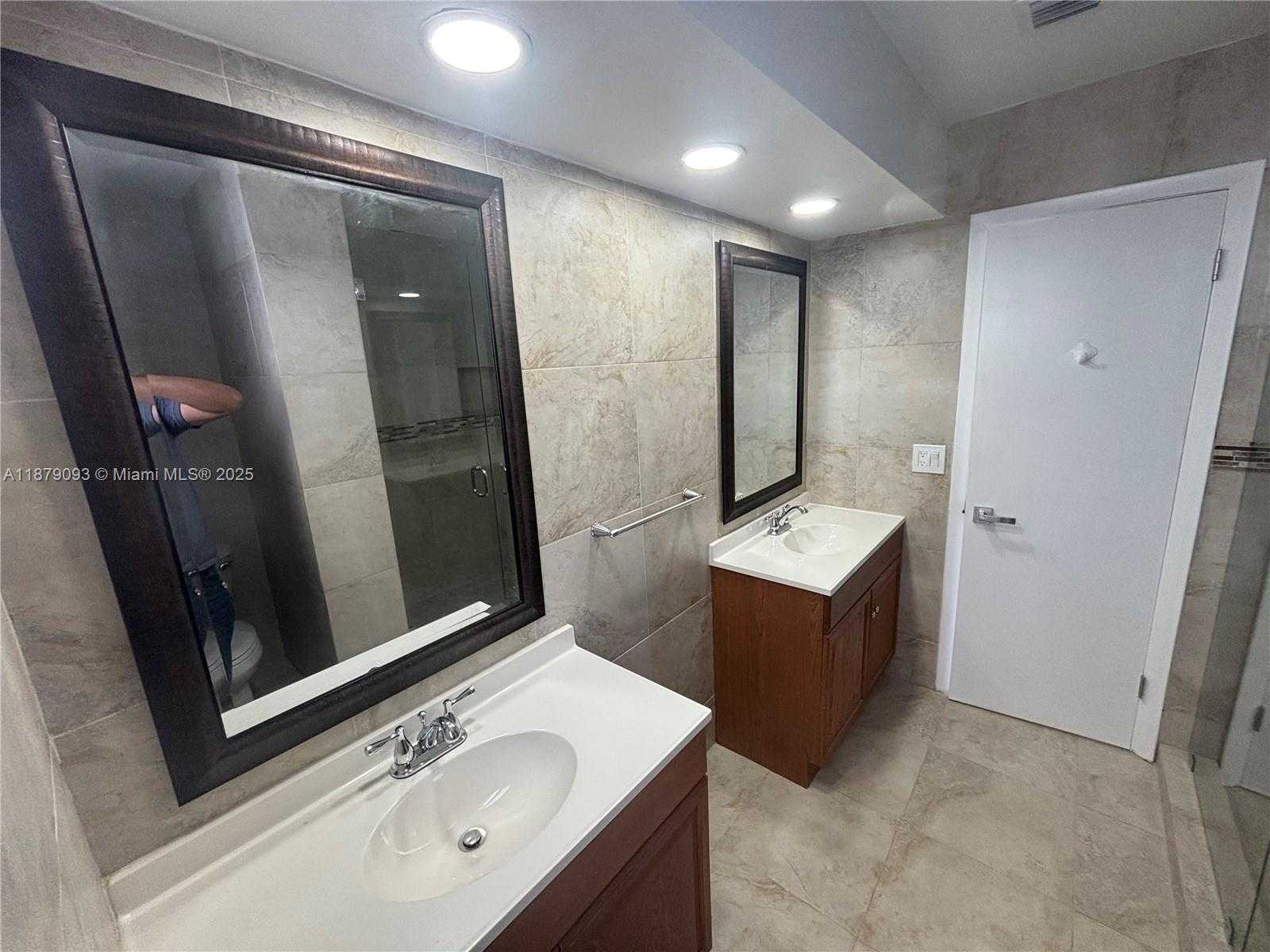 Small Image of 9435 SOUTH WEST 144TH CT, Miami Number 25