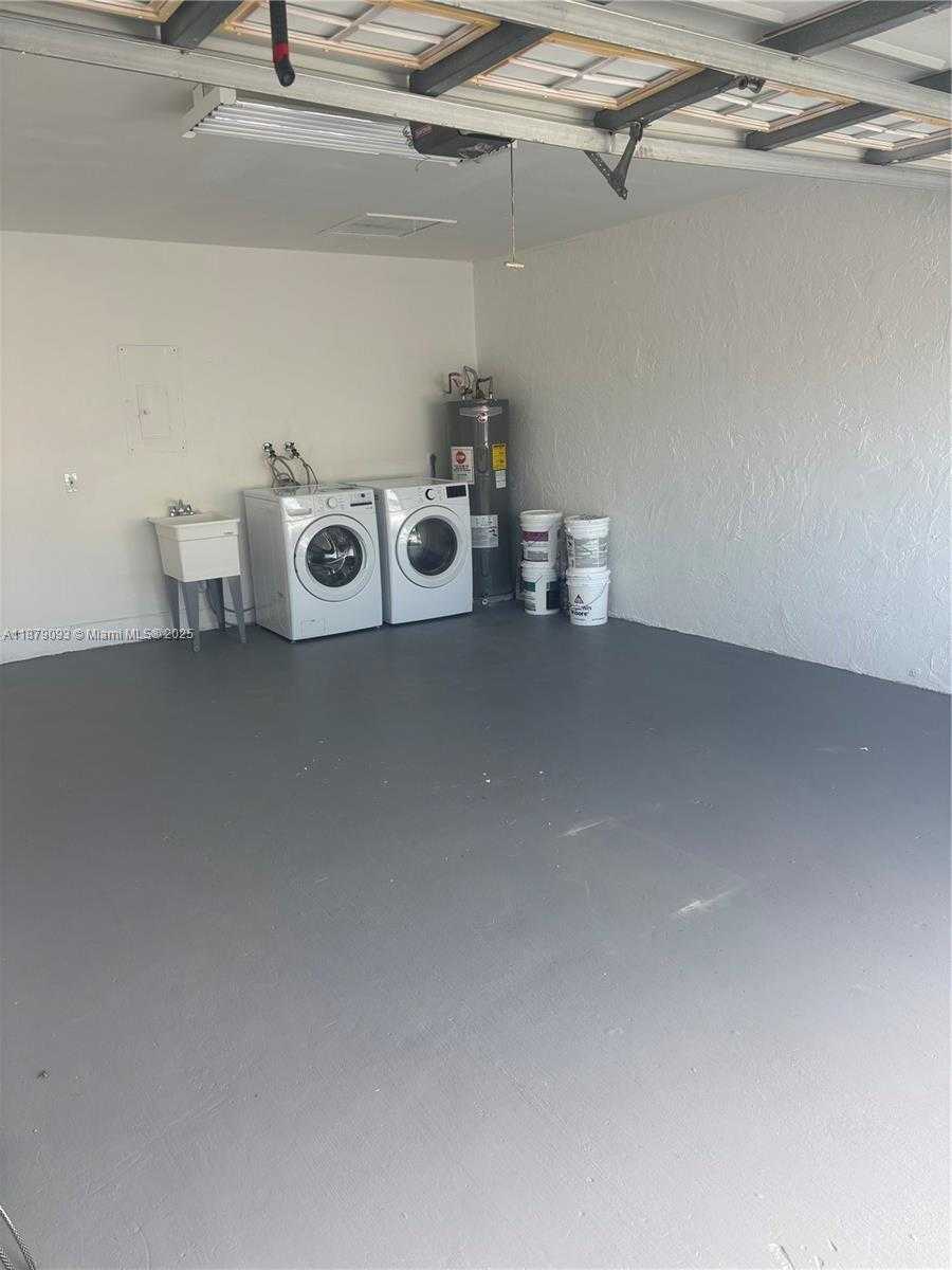 Small Image of 9435 SOUTH WEST 144TH CT, Miami Number 30