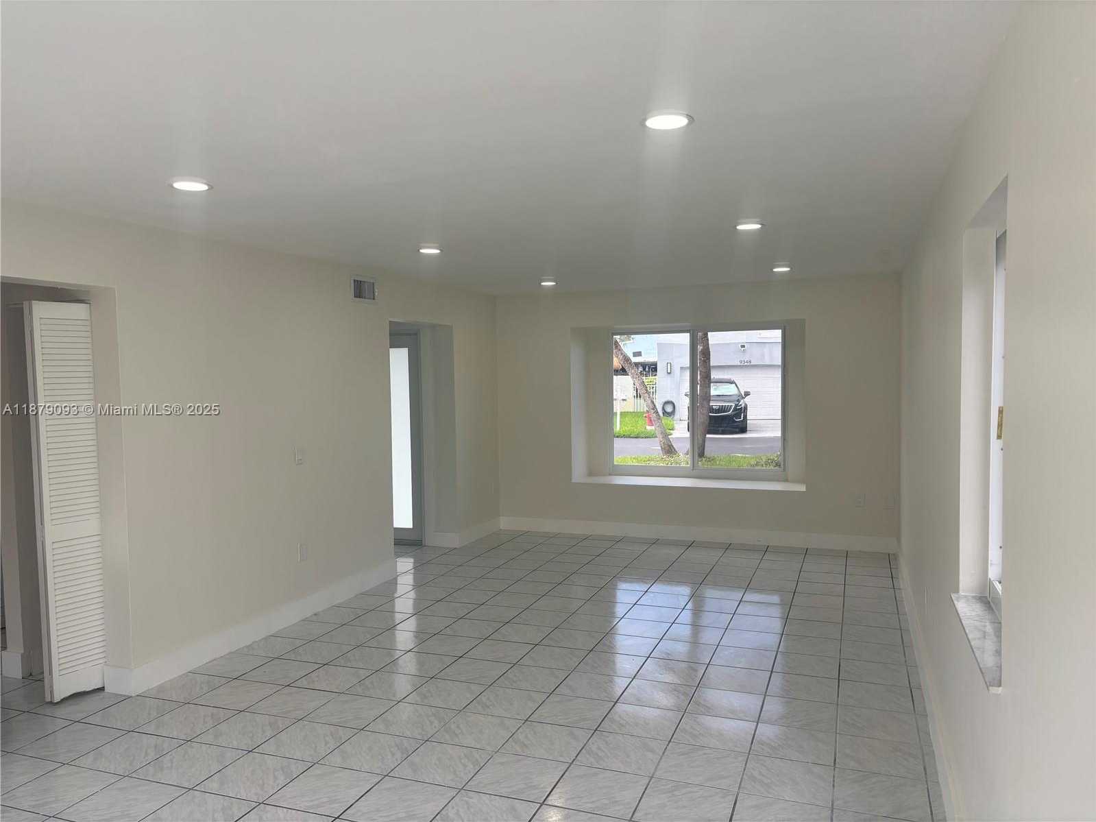 Small Image of 9435 SOUTH WEST 144TH CT, Miami Number 4