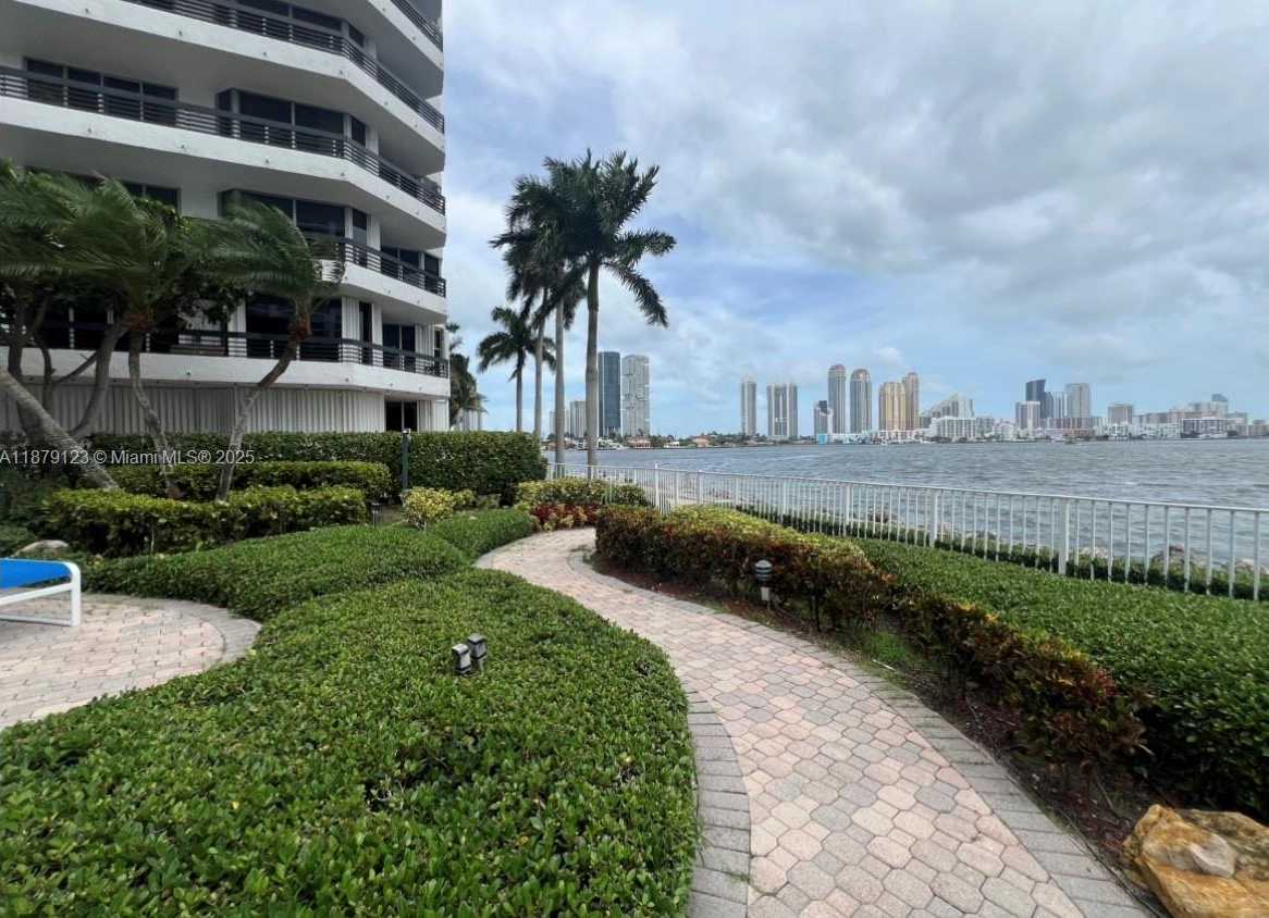 Small Image of 3600 MYSTIC POINTE DR #604, Aventura Number 16