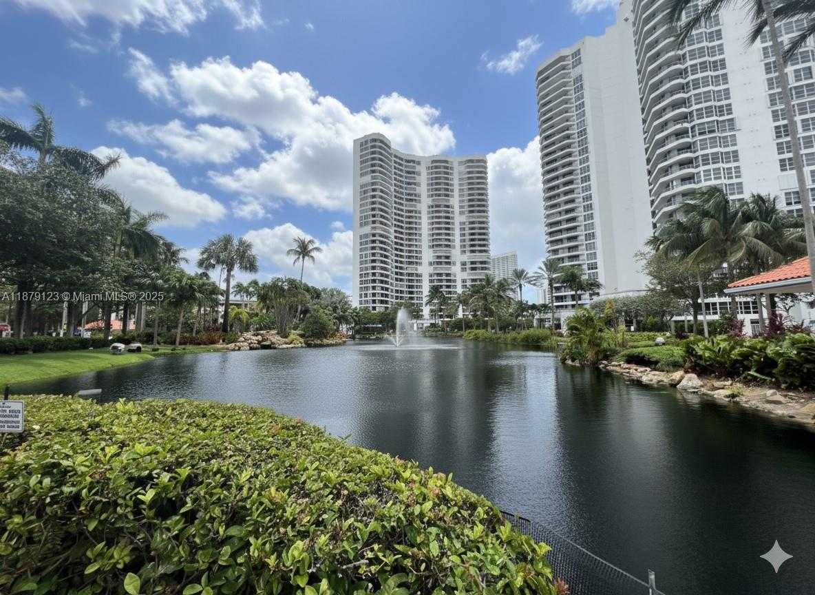 Small Image of 3600 MYSTIC POINTE DR #604, Aventura Number 25