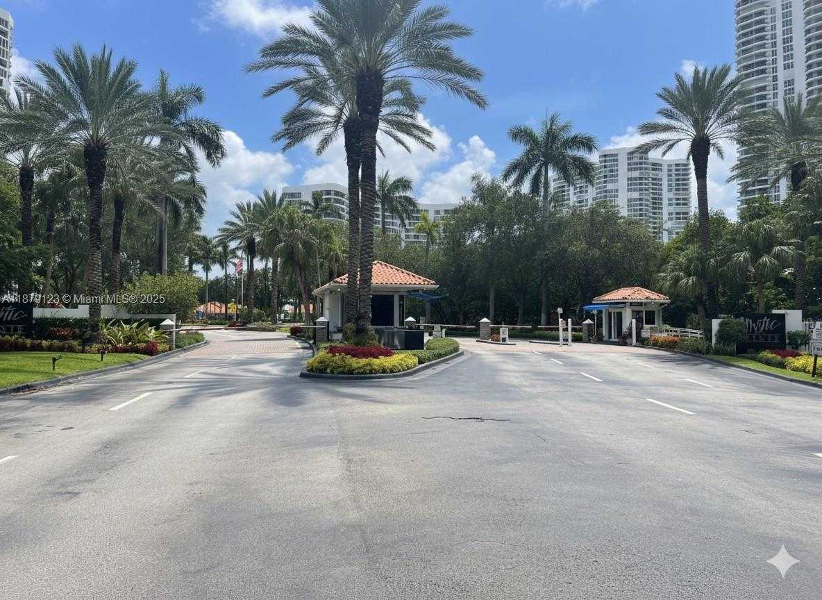 Small Image of 3600 MYSTIC POINTE DR #604, Aventura Number 33