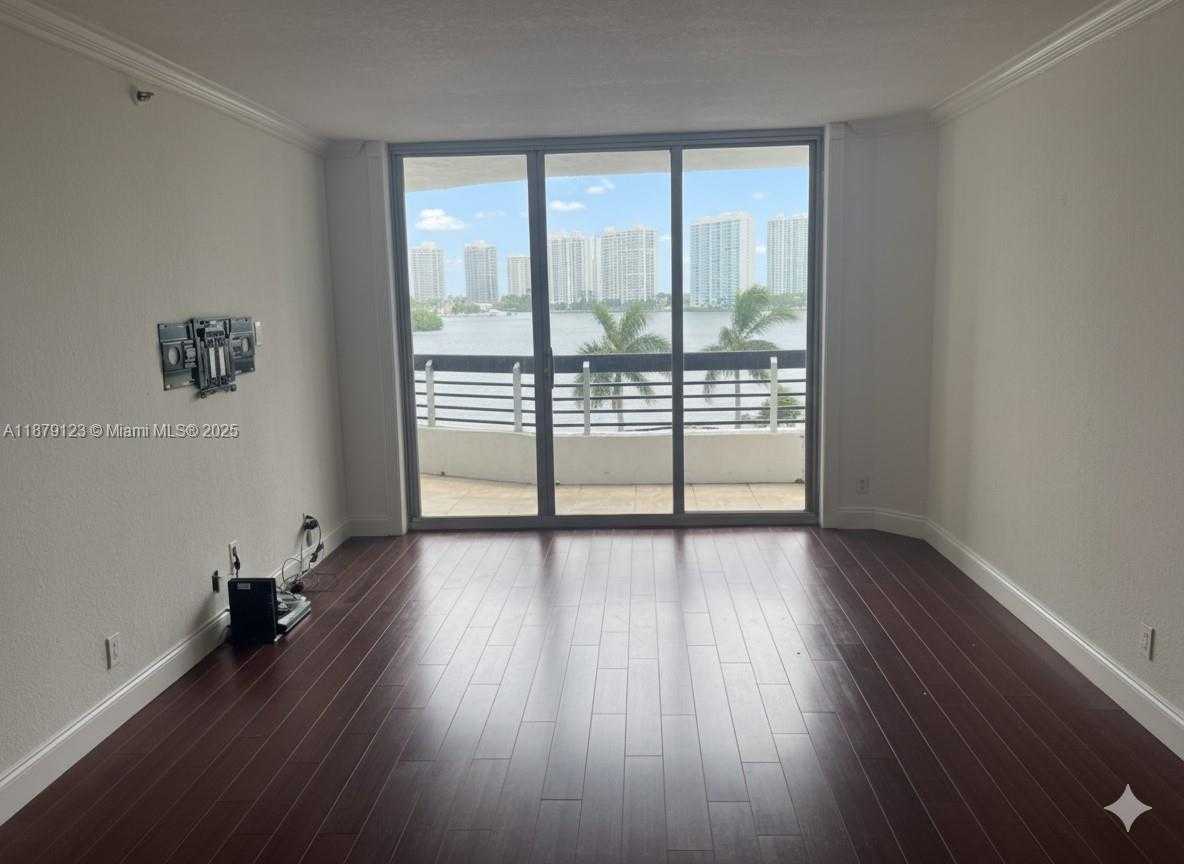 Small Image of 3600 MYSTIC POINTE DR #604, Aventura Number 6