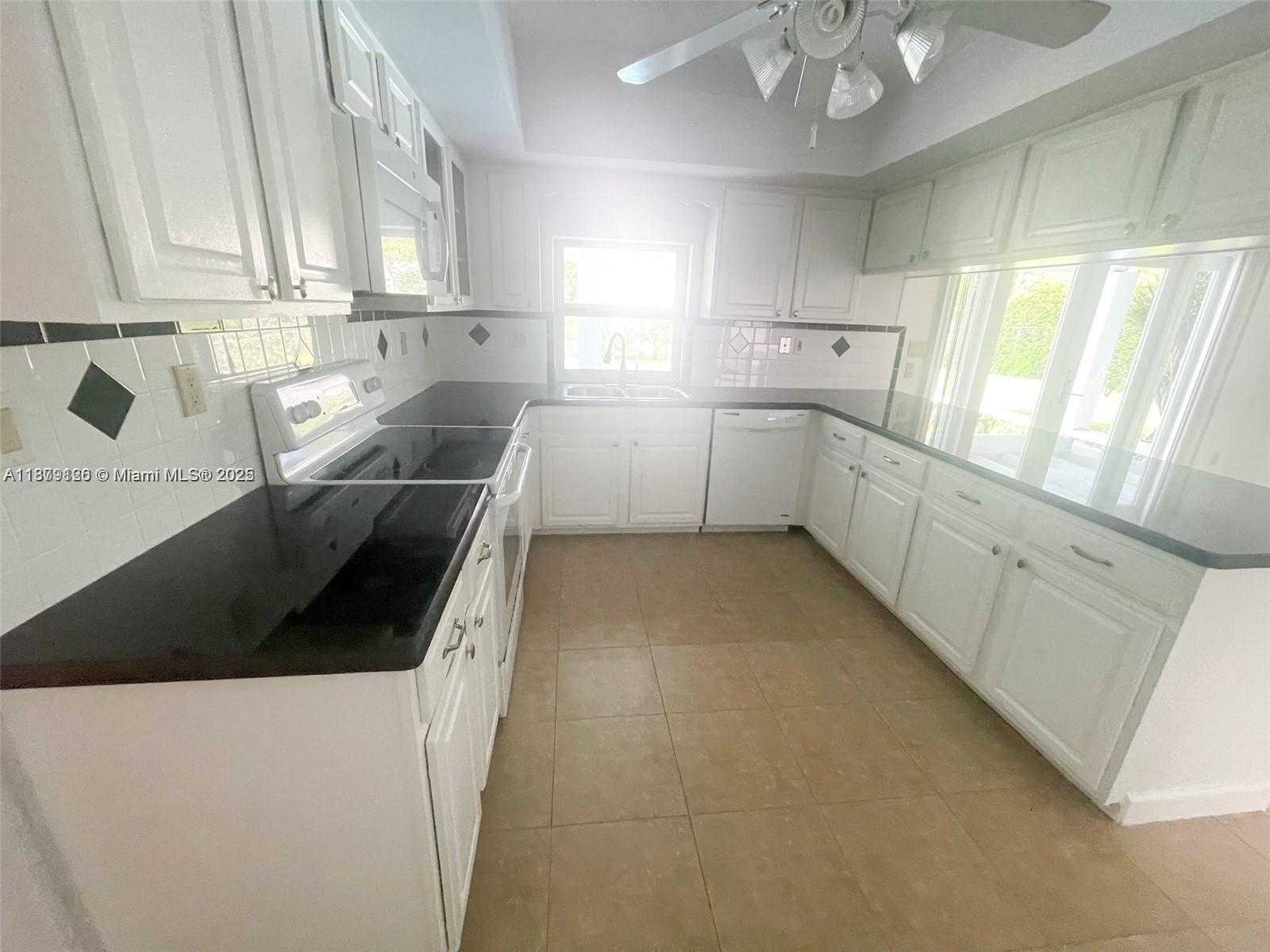Small Image of 8785 SOUTH WEST 176TH TER, Palmetto Bay Number 10