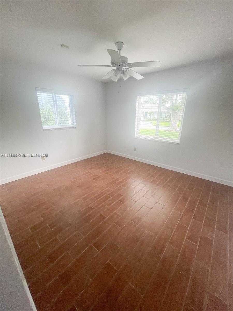Small Image of 8785 SOUTH WEST 176TH TER, Palmetto Bay Number 13