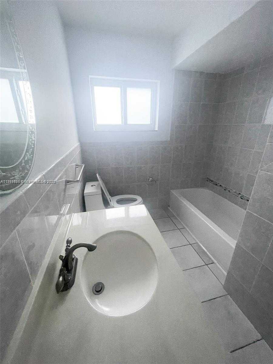 Small Image of 8785 SOUTH WEST 176TH TER, Palmetto Bay Number 15