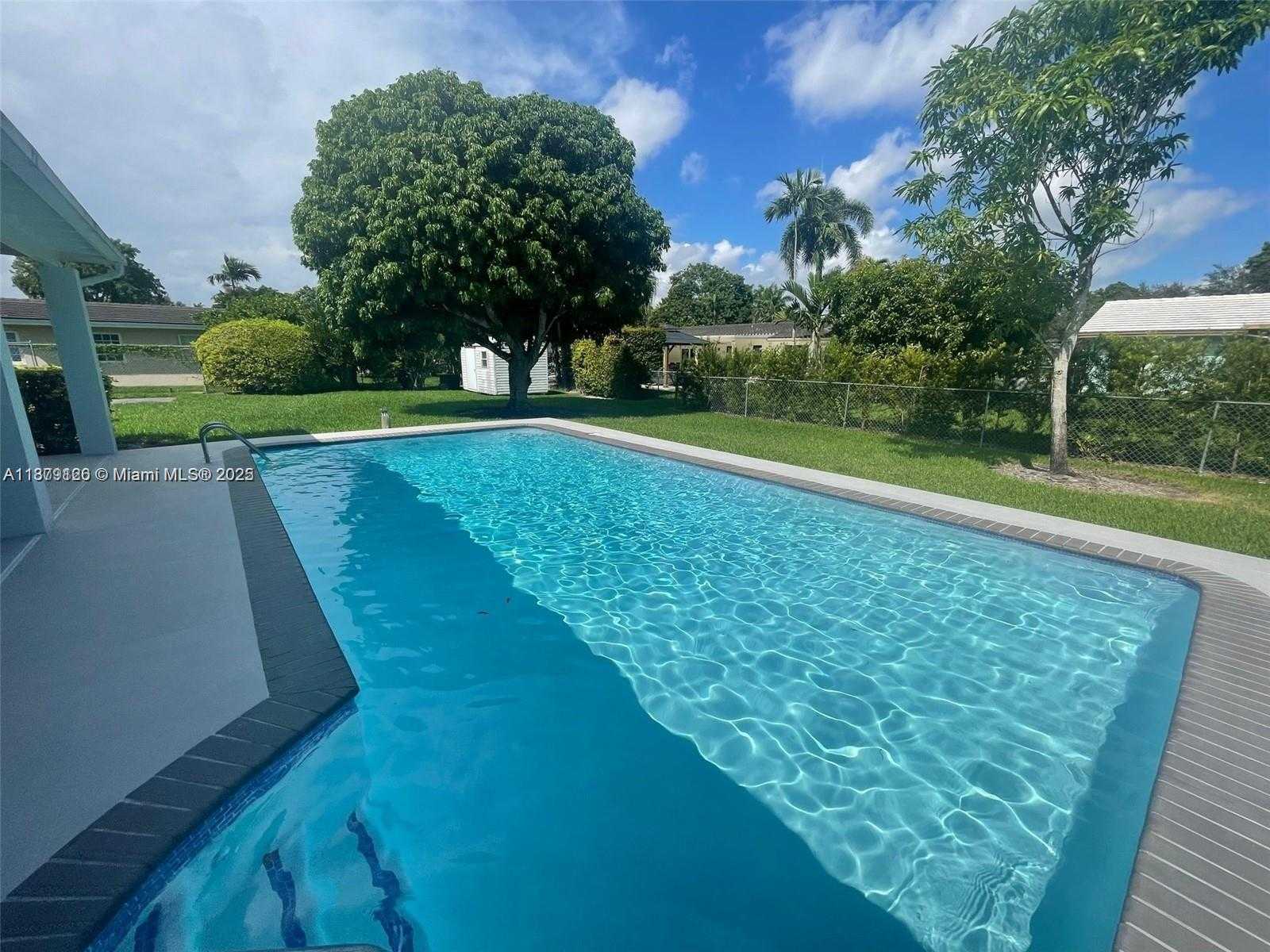 Small Image of 8785 SOUTH WEST 176TH TER, Palmetto Bay Number 21
