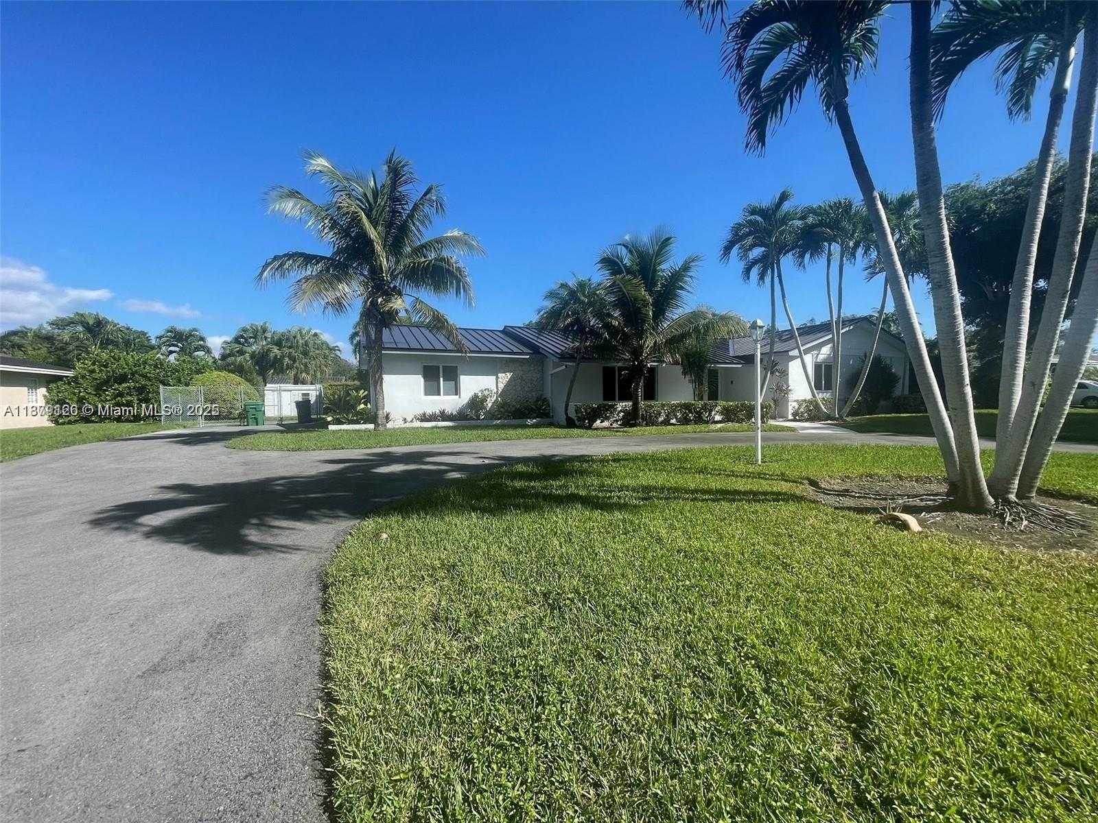 Small Image of 8785 SOUTH WEST 176TH TER, Palmetto Bay Number 6